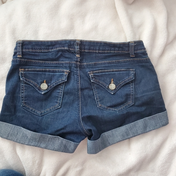 Arden B Shorts - Picture 4 of 4